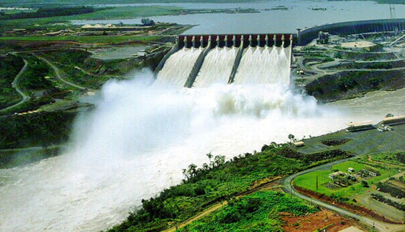  هلاك مايقارب 50 شخصا جراء إنهيار سد في البرازيل  