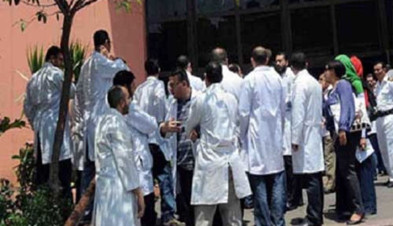 الوزير الاول يوقع على مرسومي منحتي المناوبة والخطر من العدوى