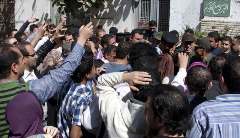 مصر تترقب نتائج استفتاء حاسم لمرحلة ما بعد مبارك