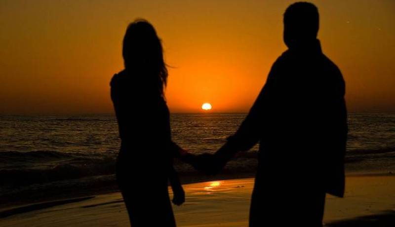 معكم إلى بر الأمان