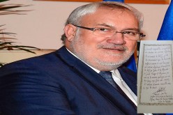 السجل الذهبي يفضح الوزير الفرنسي في الجزائر