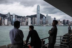 بالصور…طوارئ في هونغ كونغ لمواجهة إعصار “خانون”