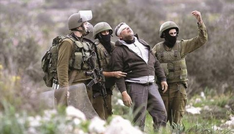 إصابة فلسطيني برصاص الاحتلال واعتقال 9 آخرين في الضفة الغربية