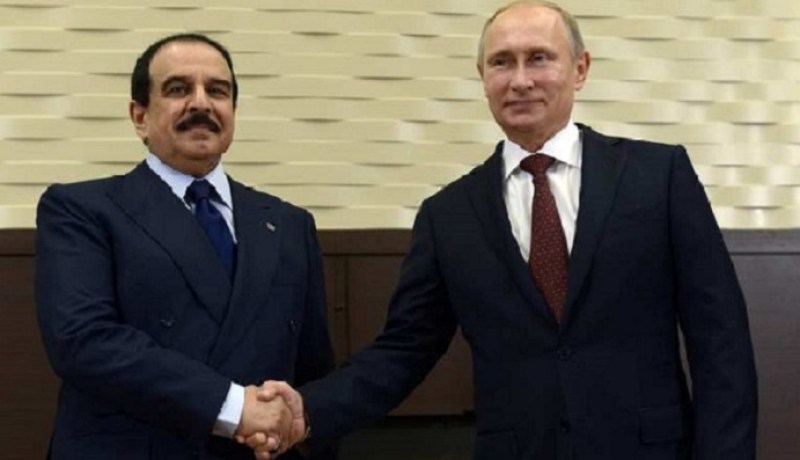 بالفيديو شاهد ماذا أهدي بوتين لملك البحرين