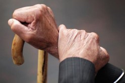 اجراءات صارمة في دور العجزة بعد تسجيل إصابات بفيروس كورونا