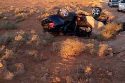 بالصور وفاة شخصين وإصابة ثلاثة آخرون بجروح خطيرة اثر انقلاب سيارة في الجلفة