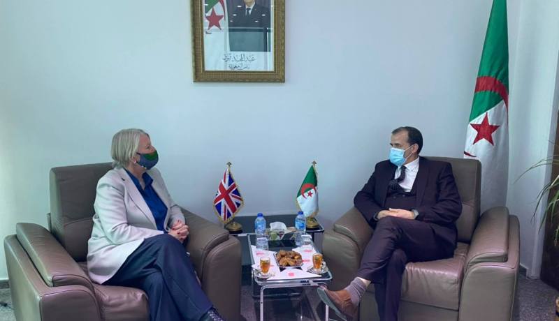 وزير التجارة يبحث مع سفيرة مملكة بريطانيا سبل تعزيز التعاون الثنائي