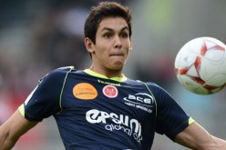 عيسى ماندي يصاب بالتواء في الركبة ومخاوف حول اصابة الاربطة الداخلية