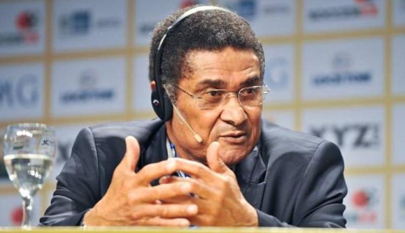 وفاة اللاعب البرتغالي ايزيبيو عن عمر يناهز 71 سنة