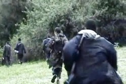 إرهابيون فروا من الجبال يوزعون بيانات تدعو إلى التوبة