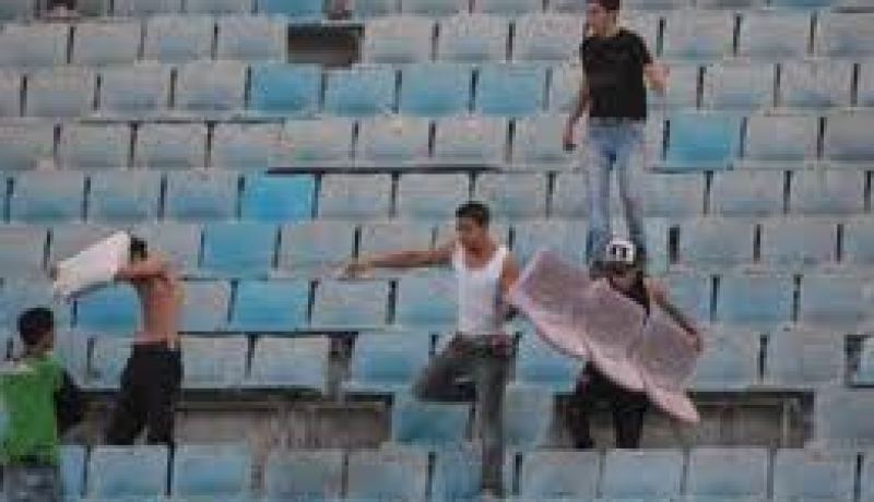 مشادات عنيفة بين انصار امل الاربعاء وبلوزداد واللقاء متوقف