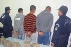 توقيف سبعة أشخاص من بينهم ثلاثة أفارقة بحوزتهم 325.5 غرام من المخدرات