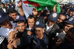 إلغاء وقفة للحرس البلدي بسبب وجود عناصر أرادت تحويلها إلى شغب