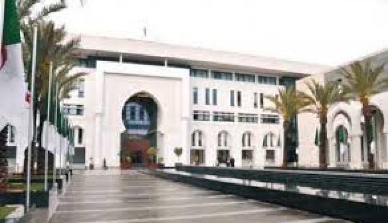 الجزائر تتلقى باستنكار شديد نبأ الهجوم الارهابي على نقطة تفتيش الجيش المصري