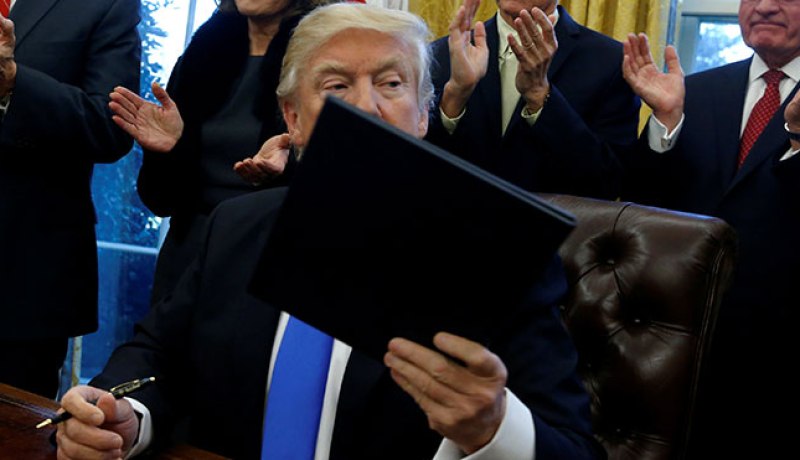 أمريكا تضيف دولتين عربيتين على قائمة حظر الدخول إلى ترابها