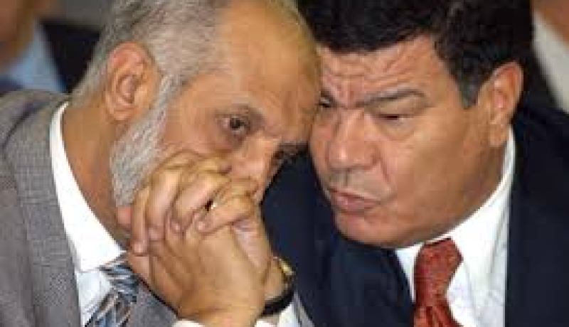 الأفلان يناشد بوتفليقة للترشح لعهدة رابعة و بلخادم من أجل الدعم