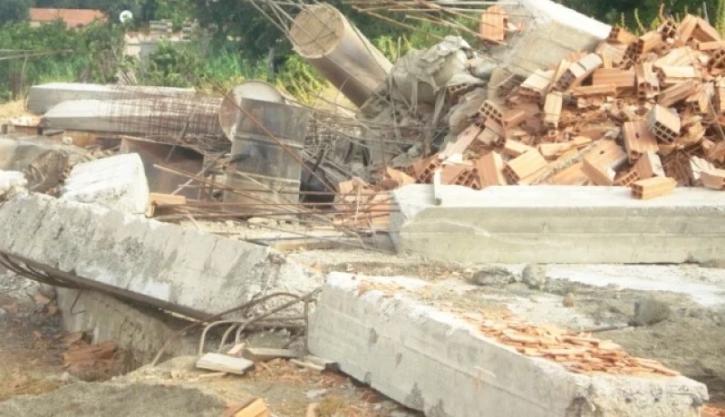 هدم 15 بناء غير شرعي  ببوسفر في وهران