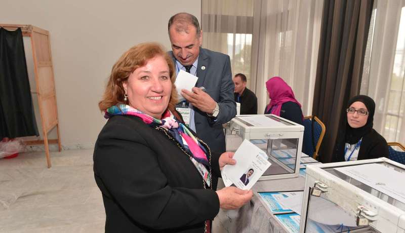 أحمد أويحيى أمينا عاما للأرندي بالاغلبية الساحقة