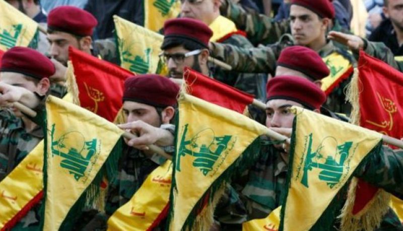البحرين ترحل عددا من اللبنانيين تعتقد أنهم على صلة بحزب الله