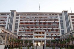 انطلاق أشغال اجتماع الوزير الأول مع اللجنة العلمية لاقتناء اللقاح الأنسب المضاد لكورونا