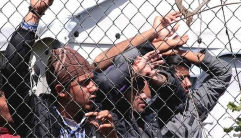 اليونان تبدأ ترحيل الدفعة الثانية من المهاجرين إلى تركيا