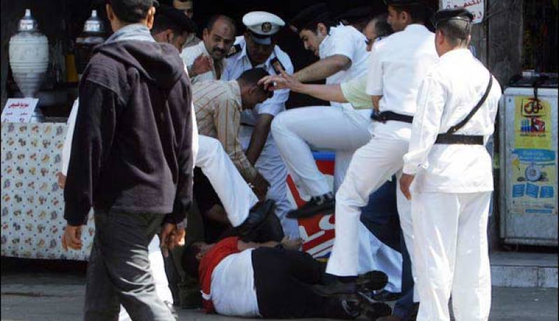 الحكومة المصرية تحذر بانها سترد بقوة ضد من يتعرض للسفارات