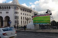 نصب شاشة عملاقة بالعاصمة لمشاهدة مباراة الخضر