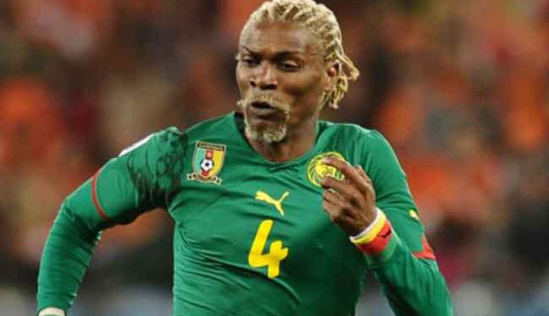 وفاة سونغ قائد منتخب الكاميرون