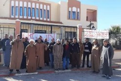 بالصور.. محتجون يغلقون مقر بلدية حاسي فدول بالجلفة