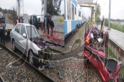 وفاة شخص وجرح آخر في اصطدام قطار بسيارة ببئر توتة