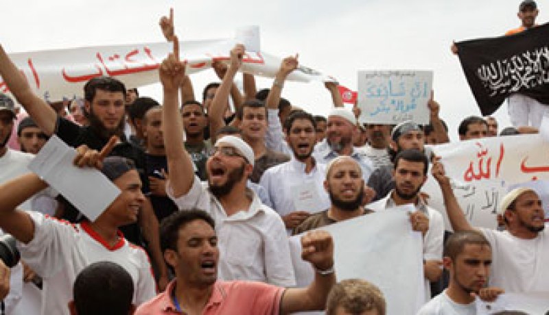 السفير الأمريكى يبحث مع رئيس الحكومة التونسية “ضمان سلامة” السفارة