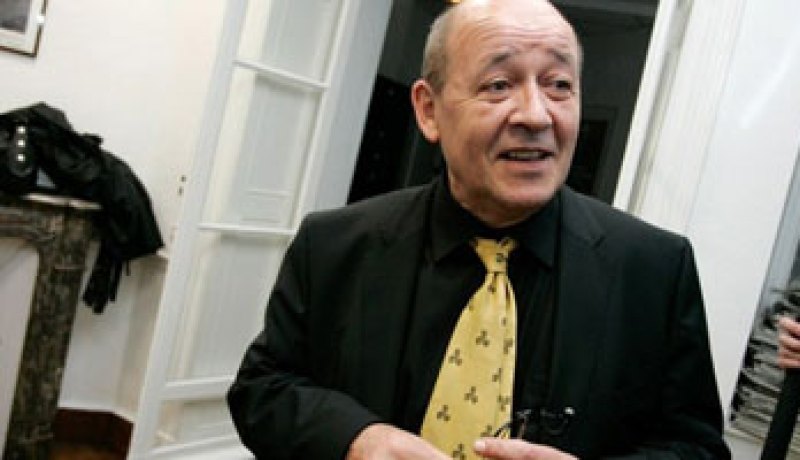 لوفيجارو تكشف تخطيط فرنسا للتدخل فى شمال مالى بدون إرسال قوات برية