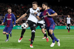 سواريز يُنقذ برشلونة قبل موقعة الحسم في الميستايا