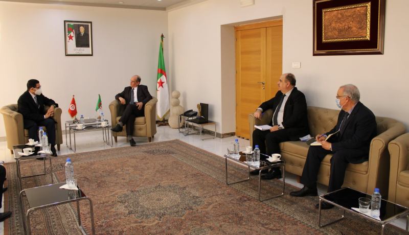 الجزائر وتونس يبحثان تعزيز التعاون الصناعي الثنائي