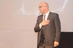 بالفيديو.. أول ظهور للفنان المصري شريف دسوقي بعد بتر قدمه