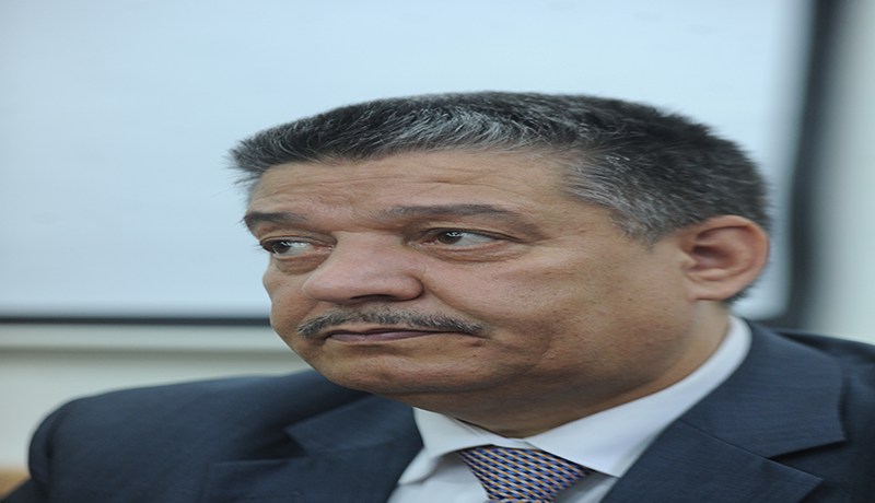 من يحاول الضغط على بوضياف