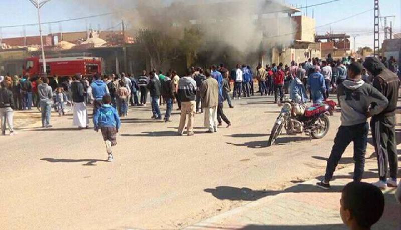 بالفيديو والصور.. حريق يلتهم محلا لبيع الأفرشة في سيدي خويلد في ورقلة