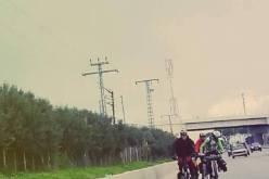 بالصور.. 4 شباب في رحلة من العاصمة إلى تمنراست على متن دراجة هوائية