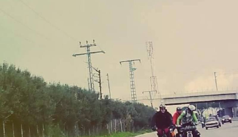 بالصور.. 4 شباب في رحلة من العاصمة إلى تمنراست على متن دراجة هوائية