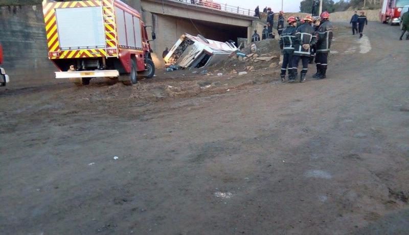 5 قتلى و30 جريحا في حادث إنقلاب حافلة بالوزرة في المدية