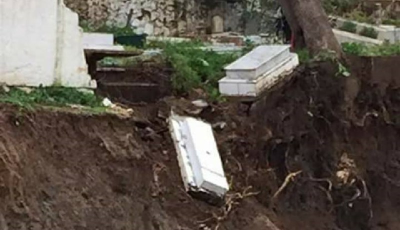 صور كارثية لمقبرة في عنابة