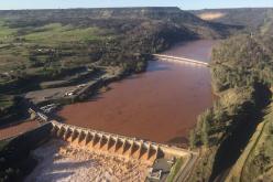 بالصور.. إجلاء أزيد من 130 ألف شخص خوفا من انهيار أكبر سد في الولايات المتحدة