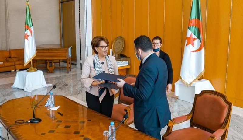 توقيع اتفاقية لتمكين الشباب من إنشاء مؤسسات مصغّرة في المجالات الثقافية والفنية