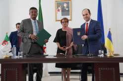 وزيرة الثقافة: الصالون الدولي للكتاب سيحافظ على موعده وتمديد مُدته