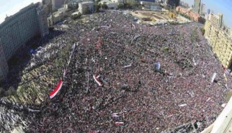 تشاورات بين الأحزاب لتعليق الاعتصام بميدان التحرير