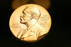 فوز ثلاثة علماء بجائزة نوبل للفيزياء لـ2018