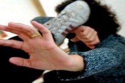 شاب يضرب والدته لأنها منعته من وضع لحم الخنزير بالثلاجة في بجاية