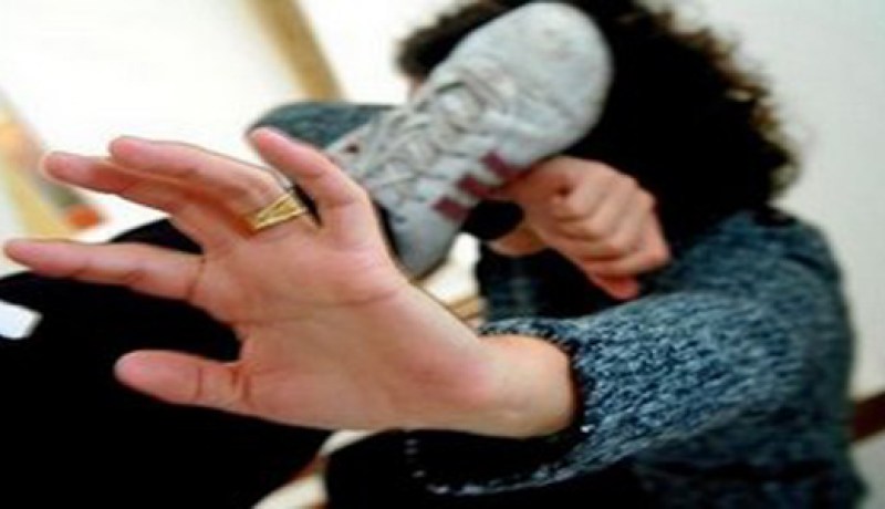 شاب يضرب والدته لأنها منعته من وضع لحم الخنزير بالثلاجة في بجاية