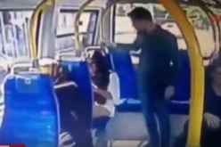 شاهد .. يعتدي على فتاة  في الحافلة بسبب لباسها في رمضان