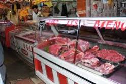 غلق 28 محلا تجاريا وحجز 8 قناطير من اللحوم الحمراء والبيضاء بتيارت